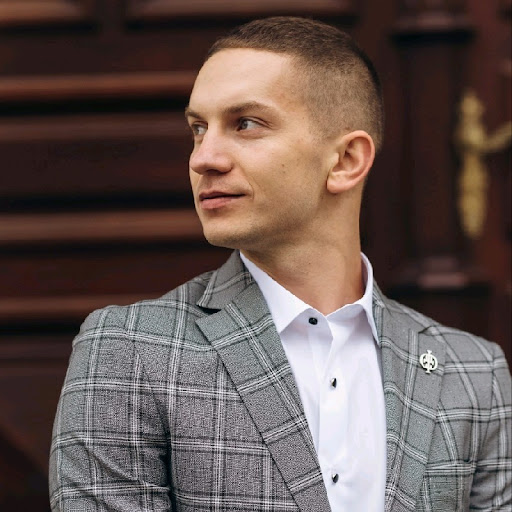 Сергій Шандалюк — ментор курсу, експерт з ШІ та автоматизації